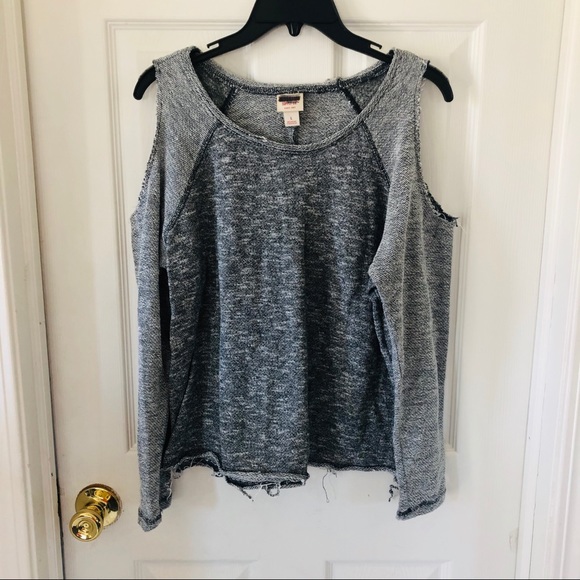 Mossimo Supply Co. Tops - MOSSIMO grey cold shoulder raw hem long sleeve top